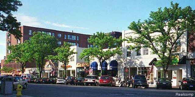 1722 Graefield Road 46, Birmingham, MI 48009