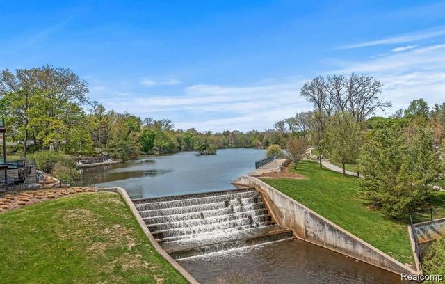 1722 Graefield Road 46, Birmingham, MI 48009
