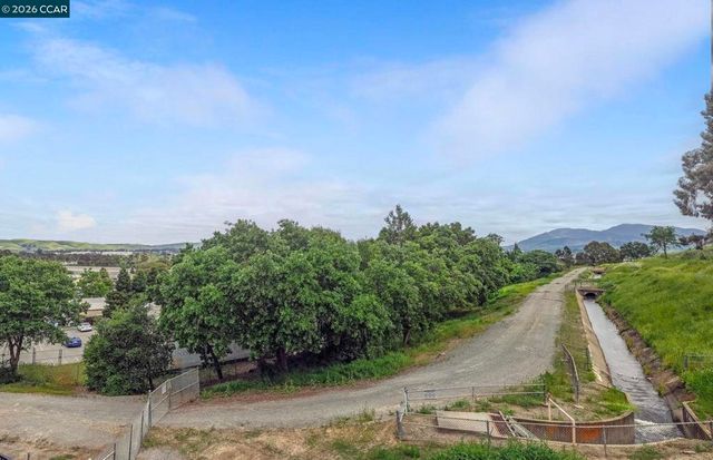 601 Tierney Pl, Martinez, CA 94553
