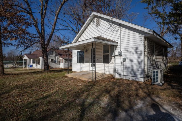 104 W Oak Street, Urbana, MO 65767
