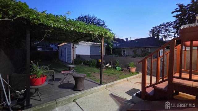 26 Harvey Street, New Brunswick, NJ 08901