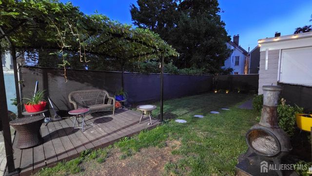 26 Harvey Street, New Brunswick, NJ 08901