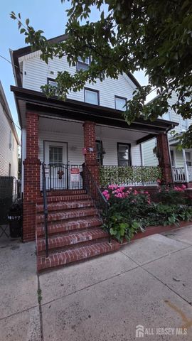 26 Harvey Street, New Brunswick, NJ 08901