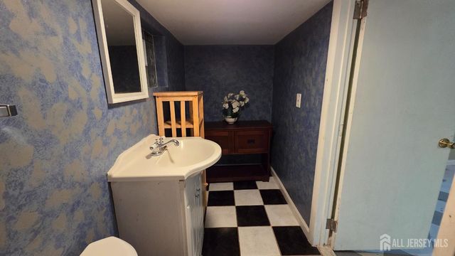26 Harvey Street, New Brunswick, NJ 08901