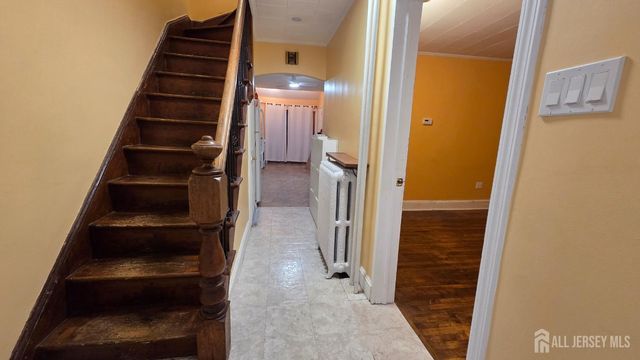 26 Harvey Street, New Brunswick, NJ 08901