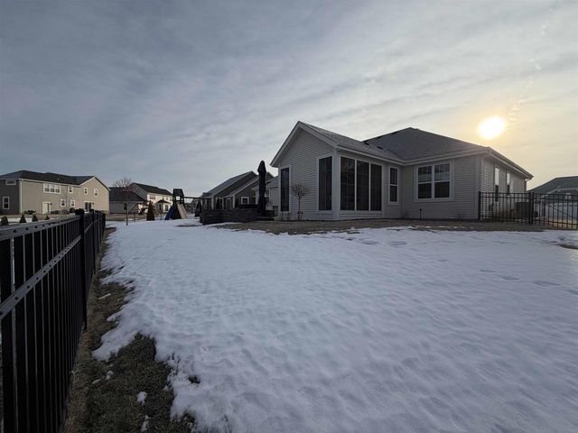 1620 CREEKVIEW LANE, Oconomowoc, WI 53066