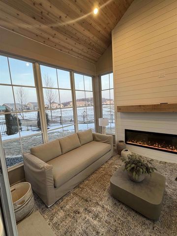 1620 CREEKVIEW LANE, Oconomowoc, WI 53066