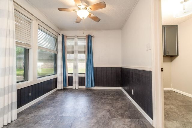 14 Seminole Lane, West Columbia, TX 77486