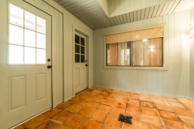 14 Seminole Lane, West Columbia, TX 77486