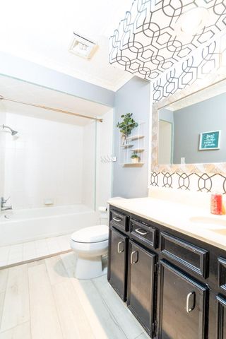 14 Seminole Lane, West Columbia, TX 77486