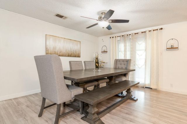 14 Seminole Lane, West Columbia, TX 77486