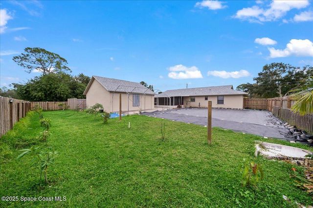 701 Elmont Street NW, Palm Bay, FL 32907