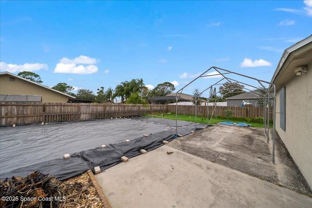 701 Elmont Street NW, Palm Bay, FL 32907