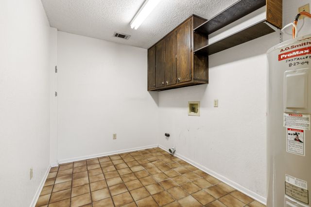 100 Linden Lane, Hewitt, TX 76643