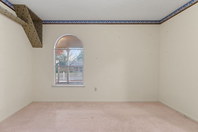 100 Linden Lane, Hewitt, TX 76643