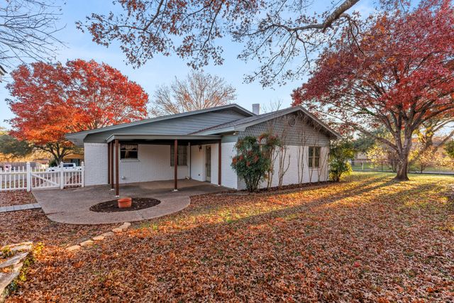 100 Linden Lane, Hewitt, TX 76643