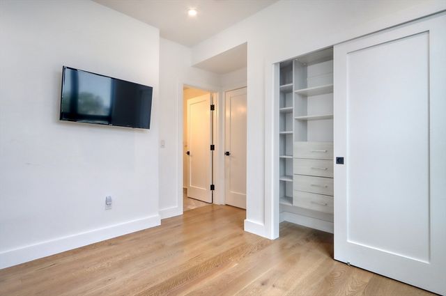 472 West Broadway 204, Boston, MA 02127