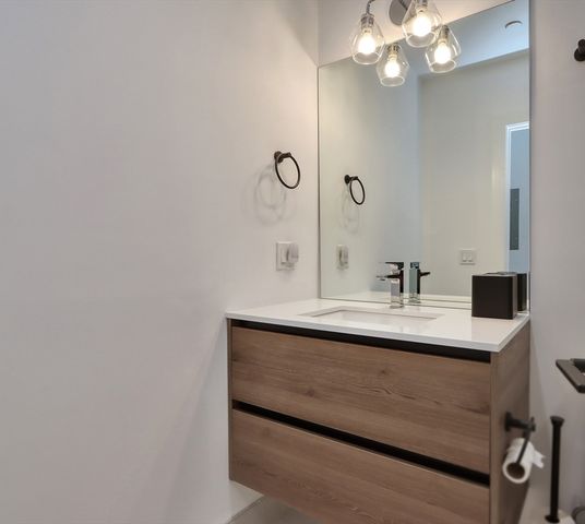 472 West Broadway 204, Boston, MA 02127