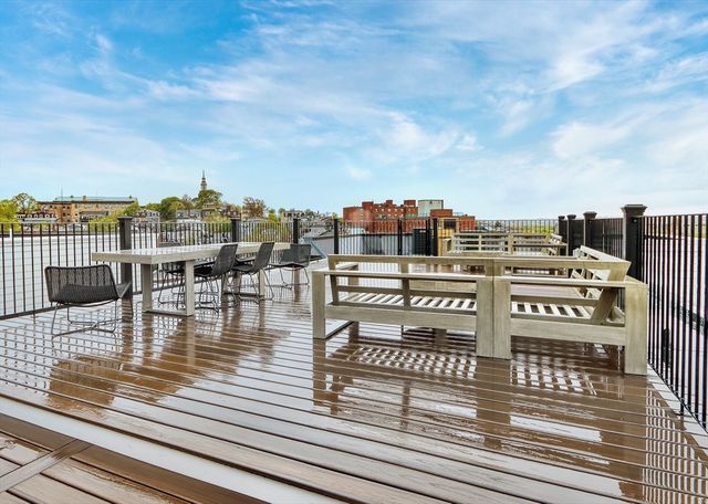 472 West Broadway 204, Boston, MA 02127