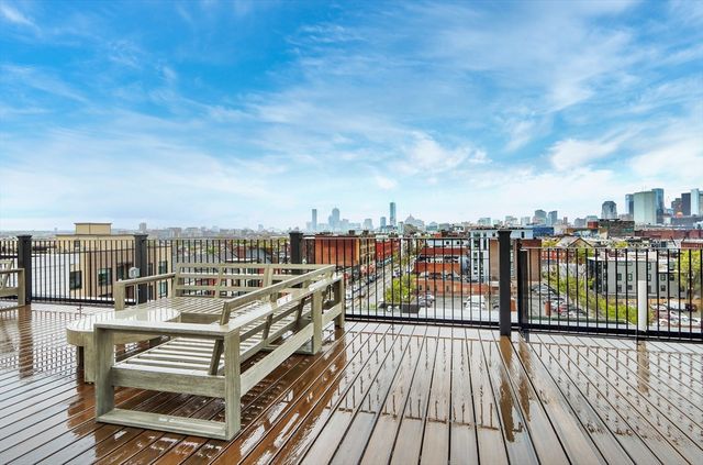 472 West Broadway 204, Boston, MA 02127