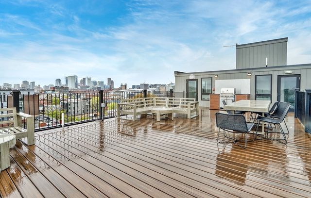 472 West Broadway 204, Boston, MA 02127