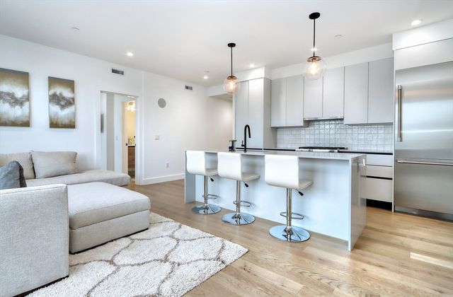 472 West Broadway 204, Boston, MA 02127