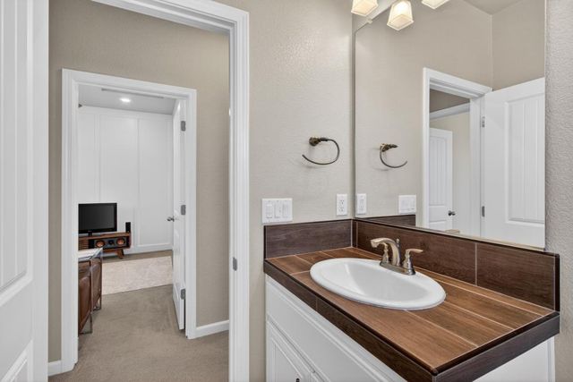 3156 Golden Trail St, Rocklin, CA 95765