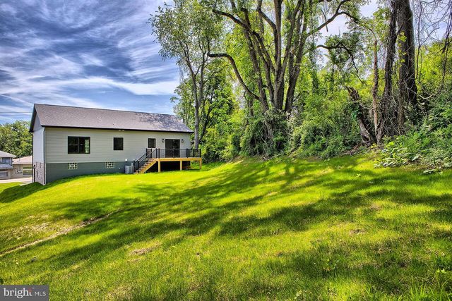 442 WENDEL RD, Irwin, PA 15642