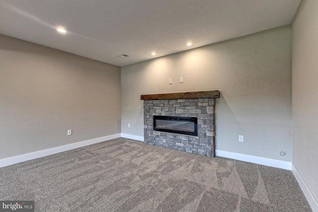 442 WENDEL RD, Irwin, PA 15642