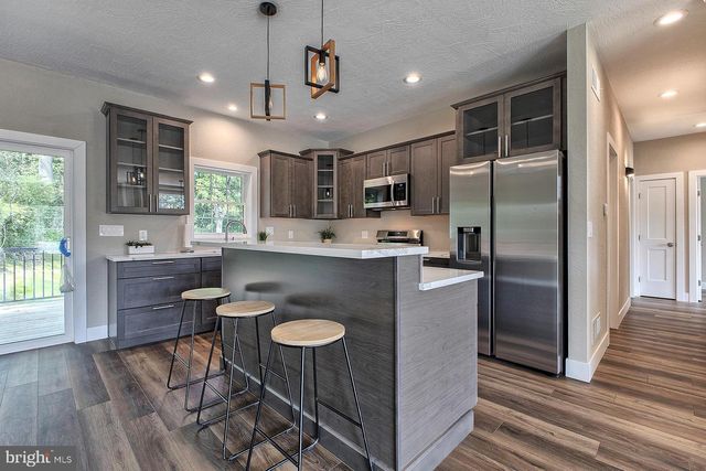 442 WENDEL RD, Irwin, PA 15642