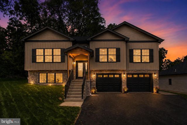 442 WENDEL RD, Irwin, PA 15642