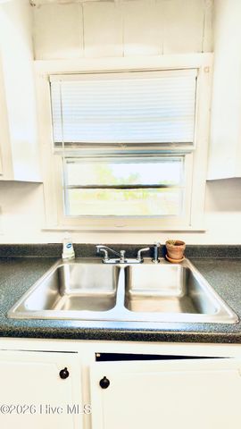 5271 Tobacco Road, Orrum, NC 28369