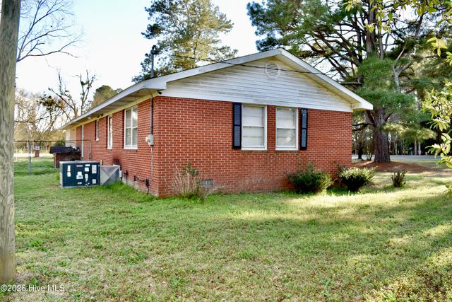 5271 Tobacco Road, Orrum, NC 28369