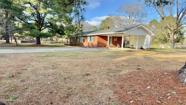 5271 Tobacco Road, Orrum, NC 28369