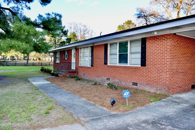 5271 Tobacco Road, Orrum, NC 28369