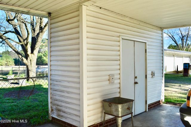 5271 Tobacco Road, Orrum, NC 28369