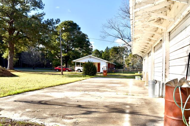 5271 Tobacco Road, Orrum, NC 28369