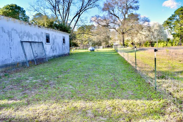 5271 Tobacco Road, Orrum, NC 28369