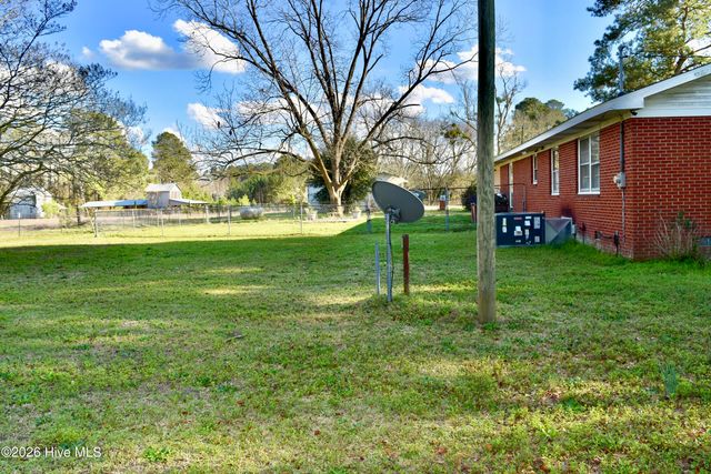 5271 Tobacco Road, Orrum, NC 28369