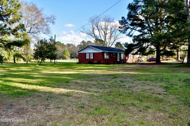 5271 Tobacco Road, Orrum, NC 28369