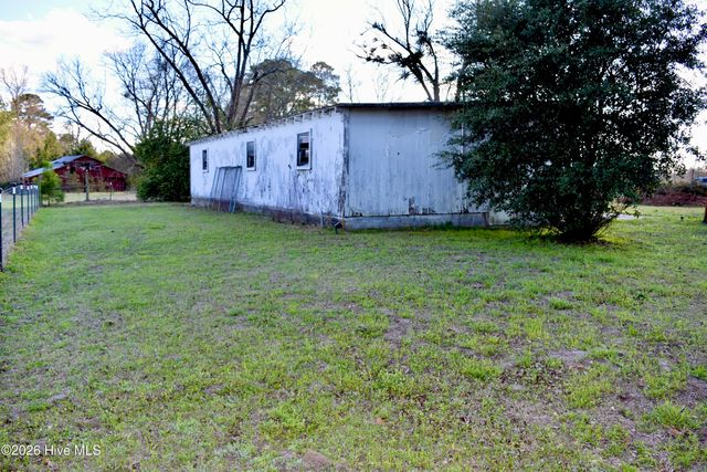 5271 Tobacco Road, Orrum, NC 28369