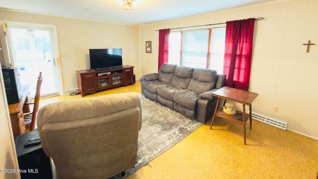 5271 Tobacco Road, Orrum, NC 28369