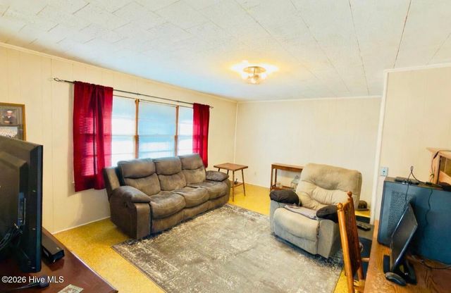 5271 Tobacco Road, Orrum, NC 28369