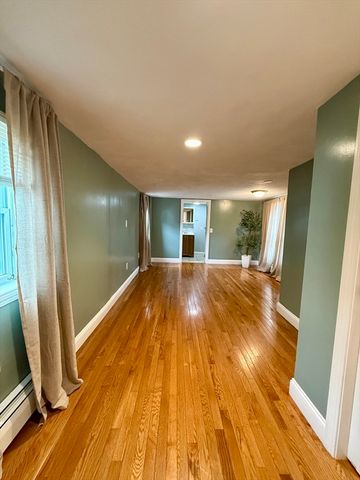 16 Lynn St, Peabody, MA 01960
