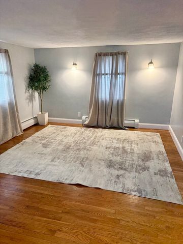 16 Lynn St, Peabody, MA 01960