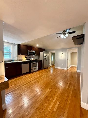 16 Lynn St, Peabody, MA 01960