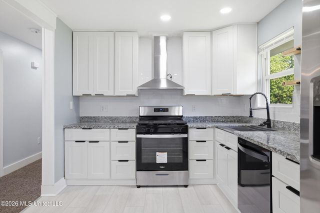 112 Park Lane Drive, Long Beach, MS 39560