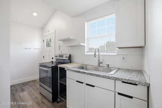 112 Park Lane Drive, Long Beach, MS 39560