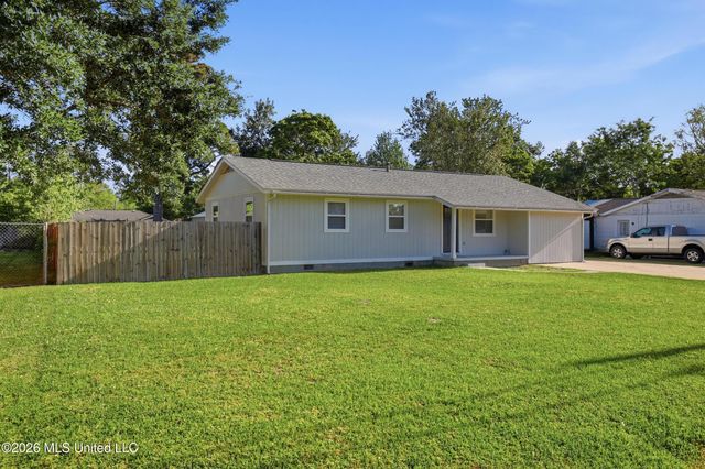 112 Park Lane Drive, Long Beach, MS 39560