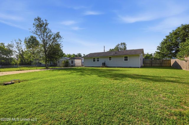 112 Park Lane Drive, Long Beach, MS 39560